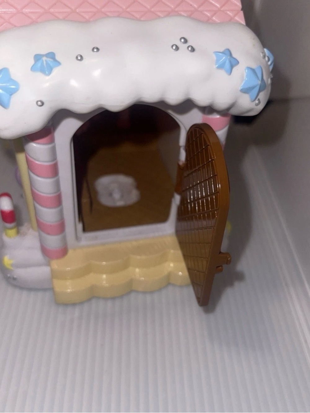 BANDAI SANRIO Hello Kitty Dream World Lot 2001 - Mushroom House & Bakery Shop - Picture 5 of 11